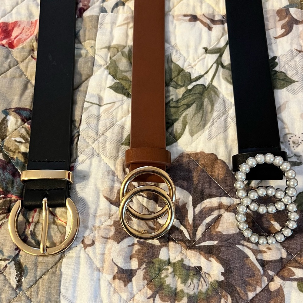 SUNDAY SALE!!!   Ann Taylor Belts